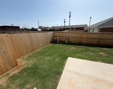 204 Mason Court - Photo Thumbnail 30