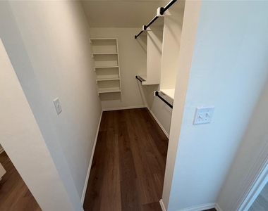 204 Mason Court - Photo Thumbnail 18