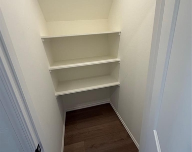 204 Mason Court - Photo Thumbnail 29