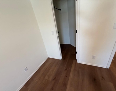 204 Mason Court - Photo Thumbnail 21