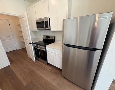 204 Mason Court - Photo Thumbnail 8