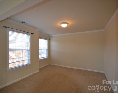 221 Montibello Drive - Photo Thumbnail 12