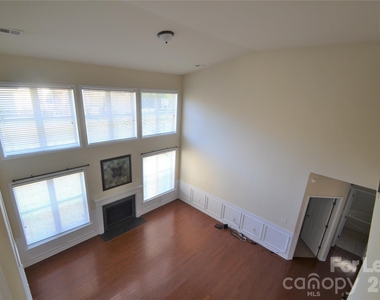 221 Montibello Drive - Photo Thumbnail 5