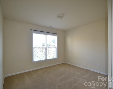 221 Montibello Drive - Photo Thumbnail 22