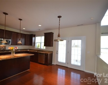 221 Montibello Drive - Photo Thumbnail 7
