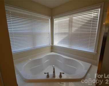 221 Montibello Drive - Photo Thumbnail 14