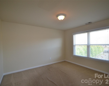 221 Montibello Drive - Photo Thumbnail 17