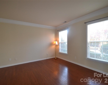 221 Montibello Drive - Photo Thumbnail 20