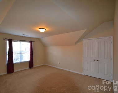 221 Montibello Drive - Photo Thumbnail 13