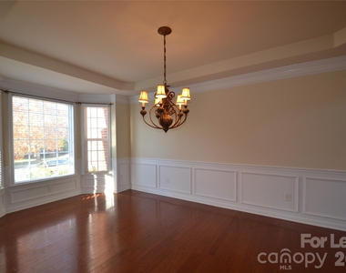 221 Montibello Drive - Photo Thumbnail 6