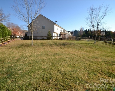 221 Montibello Drive - Photo Thumbnail 26
