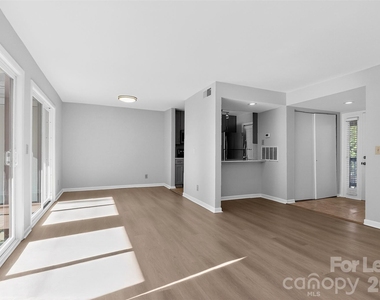 11029 Harrowfield Road - Photo Thumbnail 6