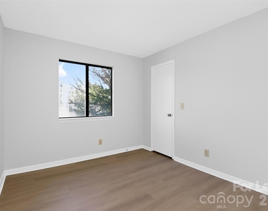 11029 Harrowfield Road - Photo Thumbnail 32