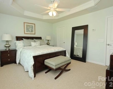 1098 Drayton Court - Photo Thumbnail 9