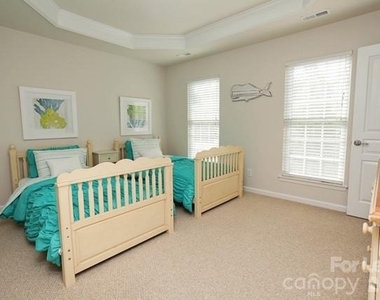 1098 Drayton Court - Photo Thumbnail 7