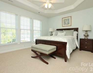 1098 Drayton Court - Photo Thumbnail 8