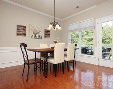 1098 Drayton Court - Photo Thumbnail 4