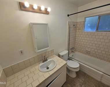 12246 1/2 Oxnard Street - Photo Thumbnail 11