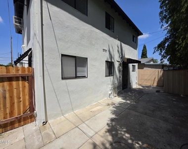 12246 Oxnard Street - Photo Thumbnail 4