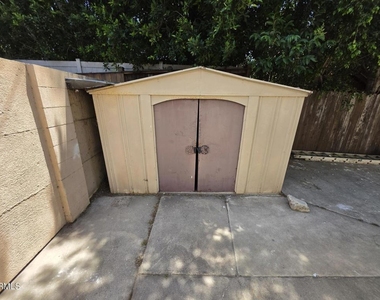 12246 Oxnard Street - Photo Thumbnail 11