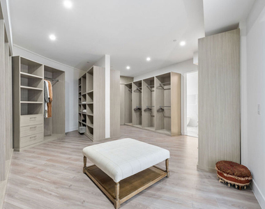 6181 Temple Hill Drive - Photo Thumbnail 22