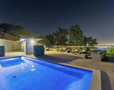 6181 Temple Hill Drive - Photo Thumbnail 4