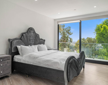 6181 Temple Hill Drive - Photo Thumbnail 40