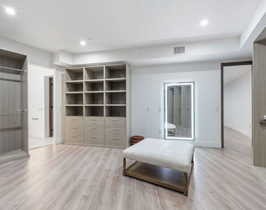 6181 Temple Hill Drive - Photo Thumbnail 24