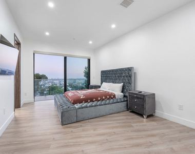 6181 Temple Hill Drive - Photo Thumbnail 28