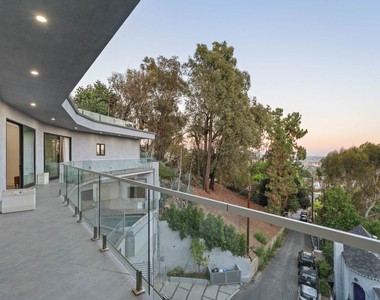 6181 Temple Hill Drive - Photo Thumbnail 25