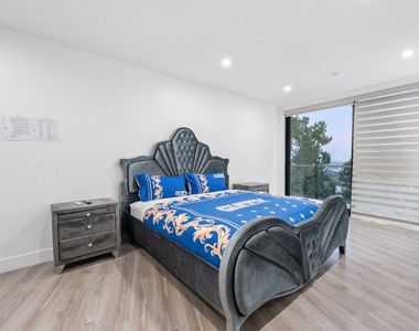 6181 Temple Hill Drive - Photo Thumbnail 37