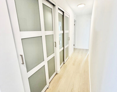 468 S Roxbury Drive - Photo Thumbnail 12