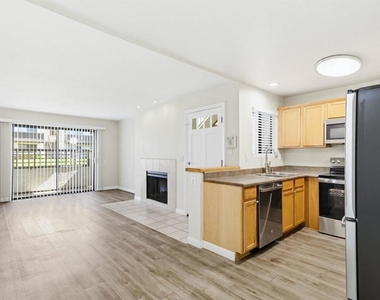 3572 Sunset Ln - Photo Thumbnail 7