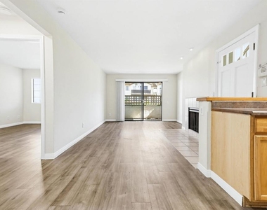 3572 Sunset Ln - Photo Thumbnail 9
