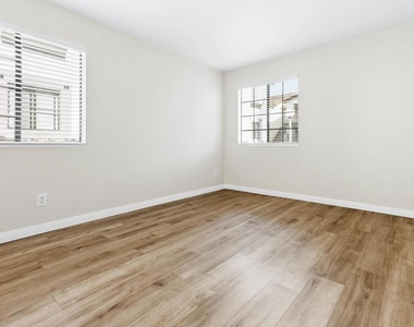 3572 Sunset Ln - Photo Thumbnail 14