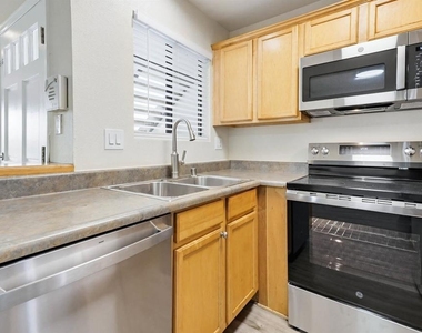 3572 Sunset Ln - Photo Thumbnail 12