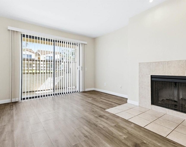 3572 Sunset Ln - Photo Thumbnail 4