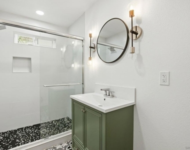 312 Brookes Avenue - Photo Thumbnail 8