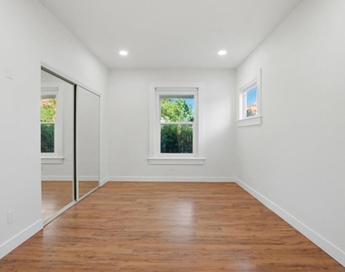 312 Brookes Avenue - Photo Thumbnail 9