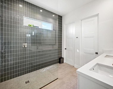 422 Fountain Drive - Photo Thumbnail 21
