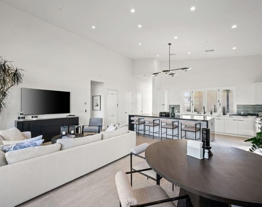 422 Fountain Drive - Photo Thumbnail 18