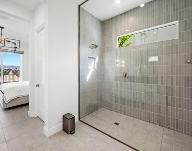 422 Fountain Drive - Photo Thumbnail 32
