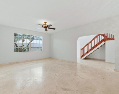 1235 Sussex Street - Photo Thumbnail 7