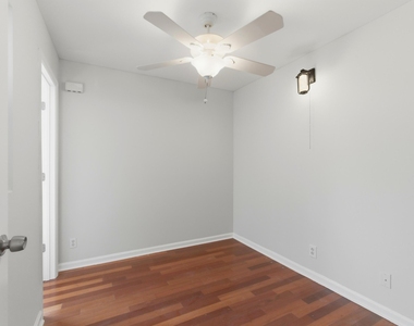 1235 Sussex Street - Photo Thumbnail 28