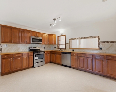 1235 Sussex Street - Photo Thumbnail 12