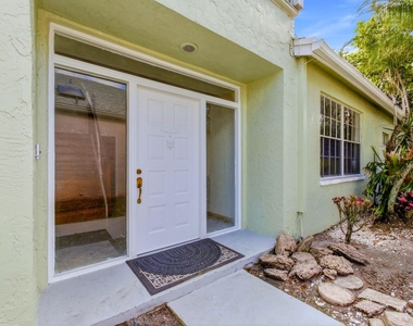 1235 Sussex Street - Photo Thumbnail 2