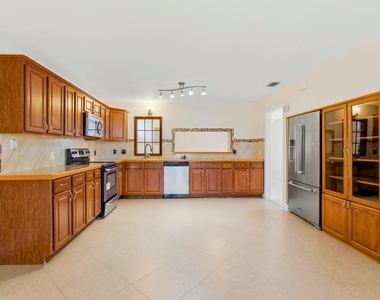 1235 Sussex Street - Photo Thumbnail 13