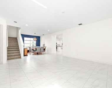 2011 Nw Cataluna Circle - Photo Thumbnail 4