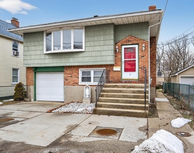 9 Bay Beach Avenue - Photo Thumbnail 1