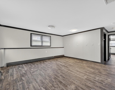 9 Bay Beach Avenue - Photo Thumbnail 19
